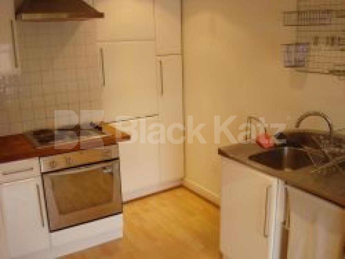 			New Instruciton, 1 Bedroom, 1 bath, 1 reception Flat			 Edgware Road, LITTLE VENICE